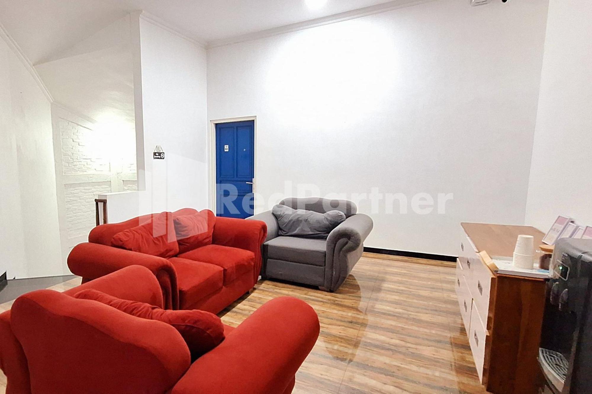 Hotel House N Coffee 55 Temanggung Redpartner Extérieur photo