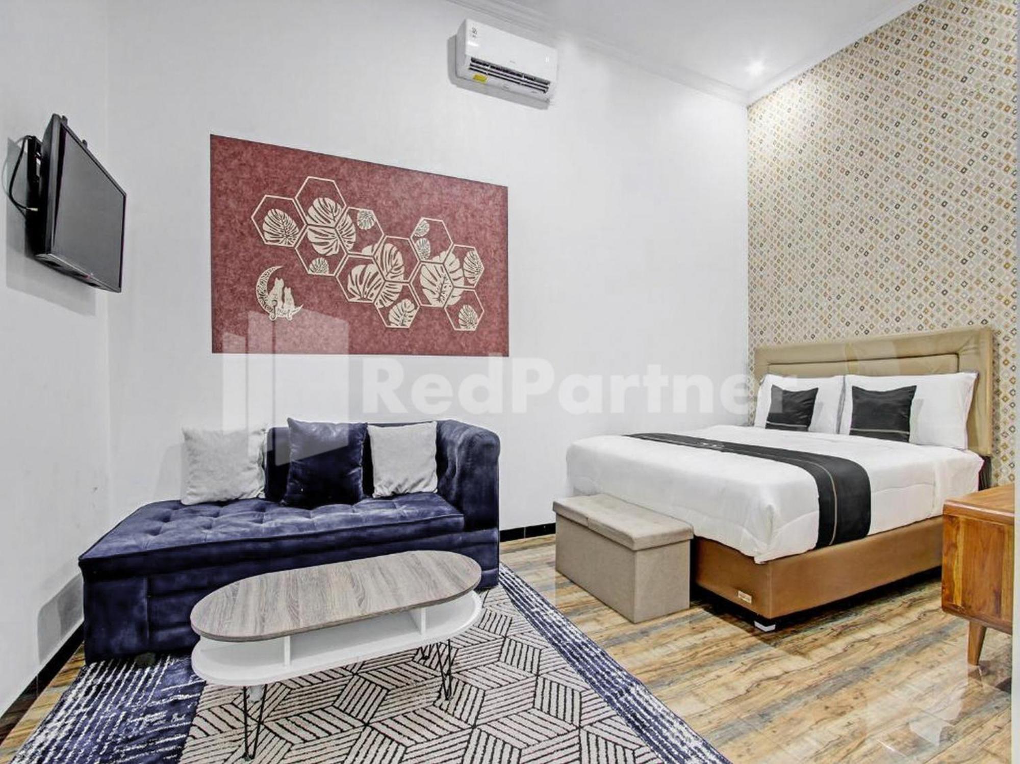 Hotel House N Coffee 55 Temanggung Redpartner Extérieur photo