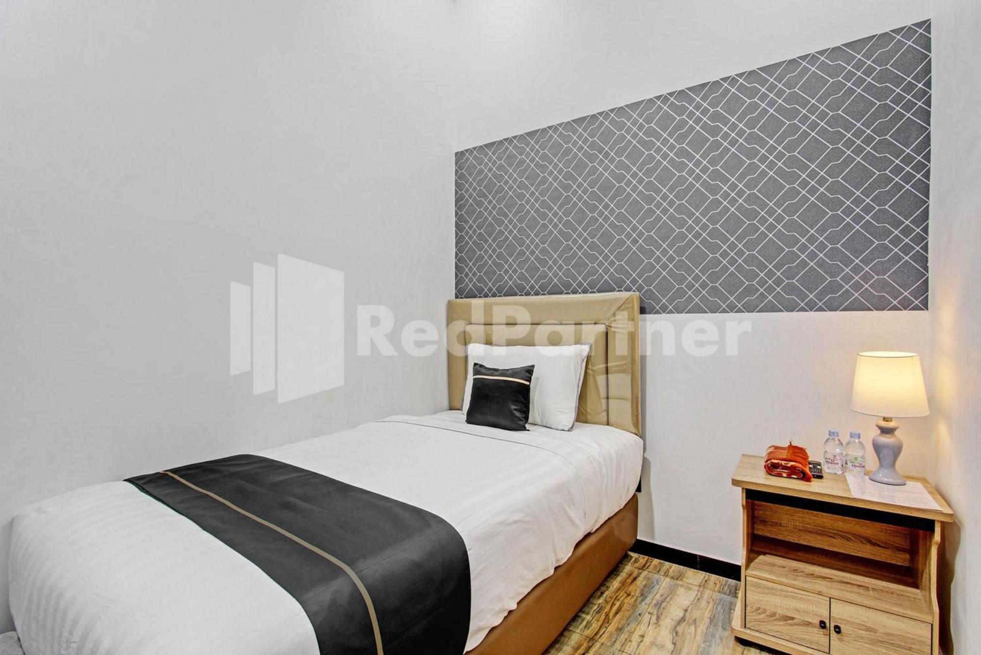 Hotel House N Coffee 55 Temanggung Redpartner Extérieur photo