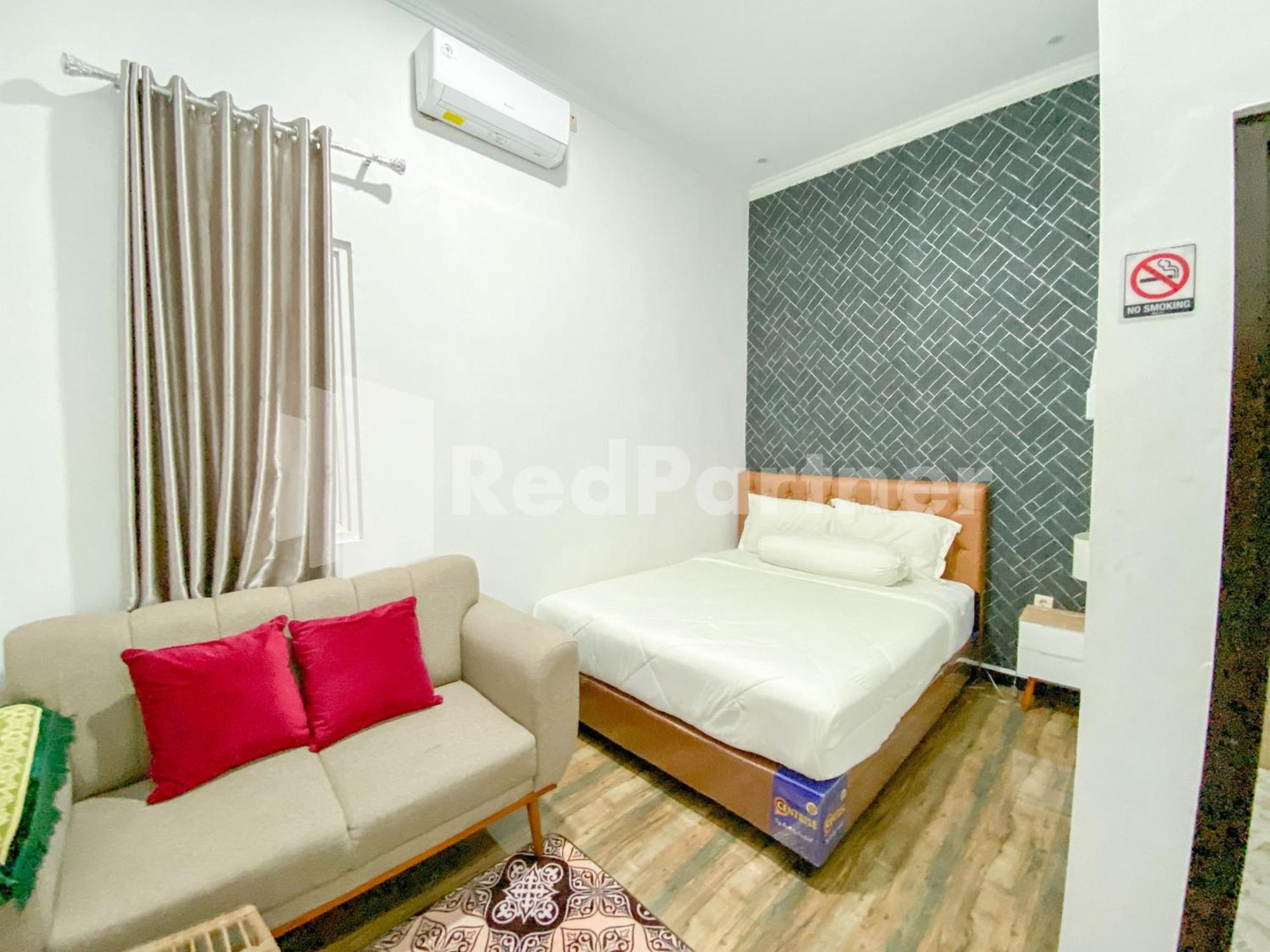 Hotel House N Coffee 55 Temanggung Redpartner Extérieur photo