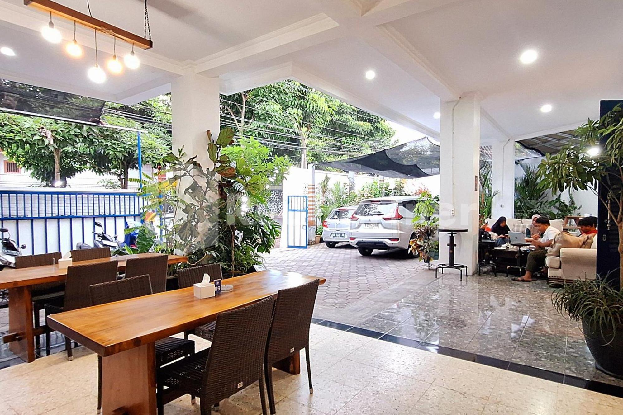 Hotel House N Coffee 55 Temanggung Redpartner Extérieur photo